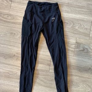 Gym shark leggings